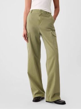 Gap Mid Raise Cargo Pants in Olive Green